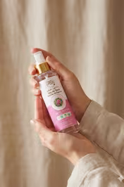 Flacon élégant eau de rose BIO 100ml verre doré – idée cadeau beauté naturelle certifiée biologique Maroc - miniature 4