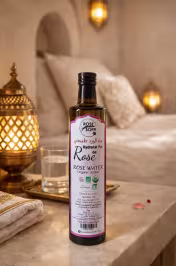 Flacon eau de rose 500ml sur table salle de bain – cosmétique bio naturelle Maroc - miniature 6