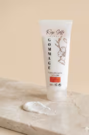 Texture crème exfoliante granulée rose argan – gommage doux visage et corps - miniature 5