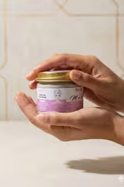 Préparation masque argile blanche poudre de rose avec eau de rose – routine beauté naturelle - miniature 3